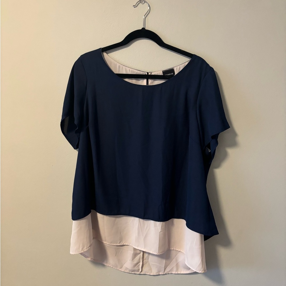 NWT Navy/cream Torrid dressy blouse